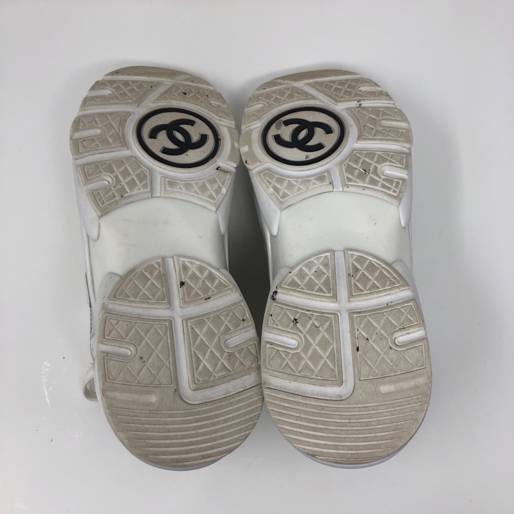 RARE!!! Chanel SS18 transparent & white sneakers - Picture 4 of 4